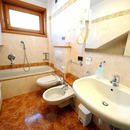 Aparthotel Alpen Royal By 2*