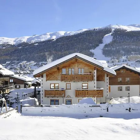 Aparthotel Alpen Royal By
